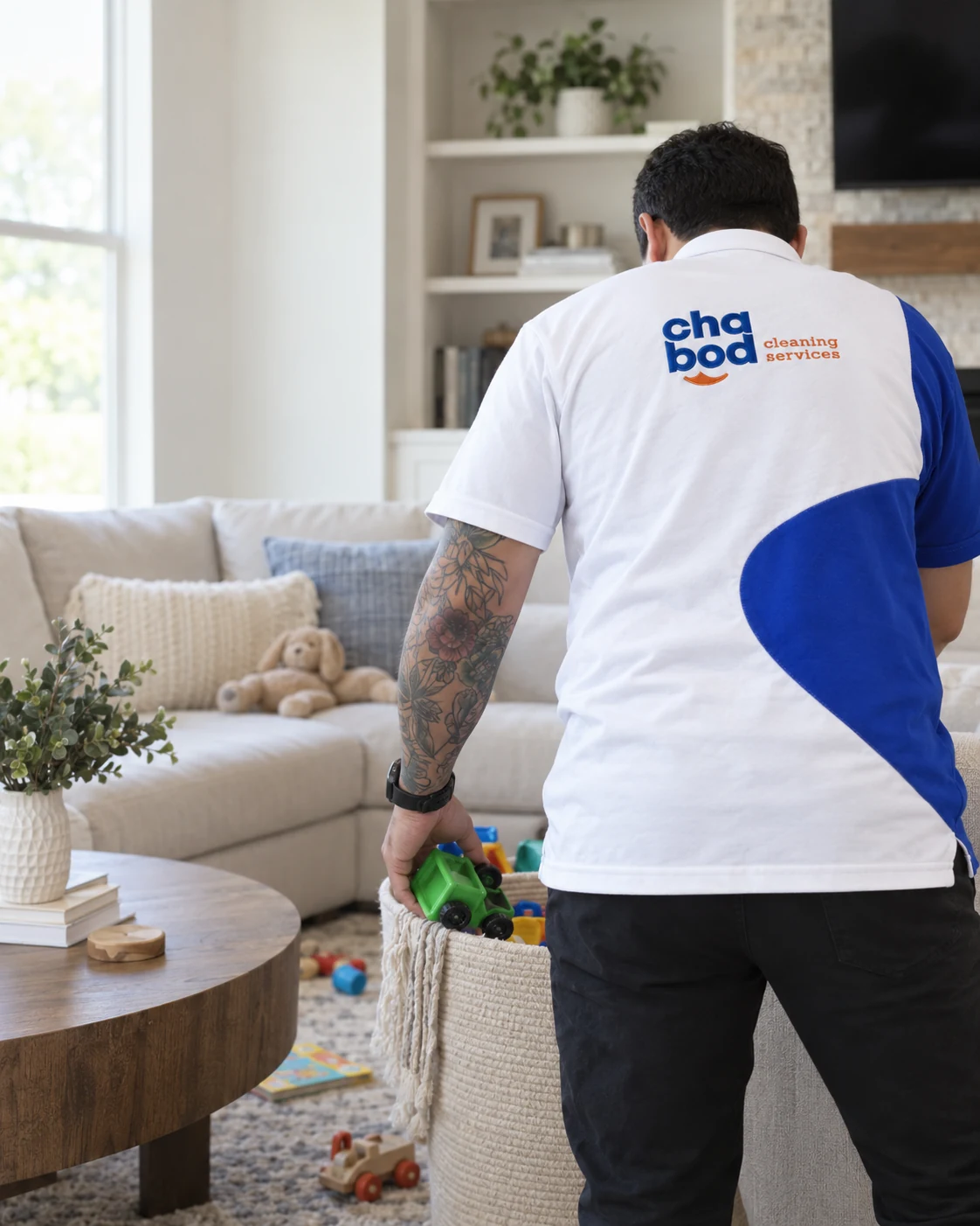Chabod Cleaning Services team member cleaning a San Antonio living room